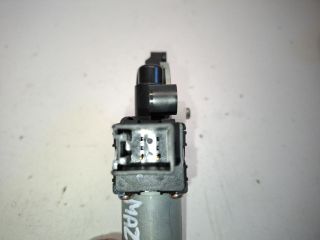 bontott MAZDA 3 Jobb első Ablakemelő Motor