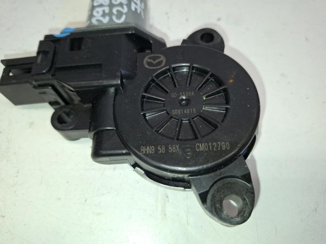 bontott MAZDA 3 Jobb első Ablakemelő Motor