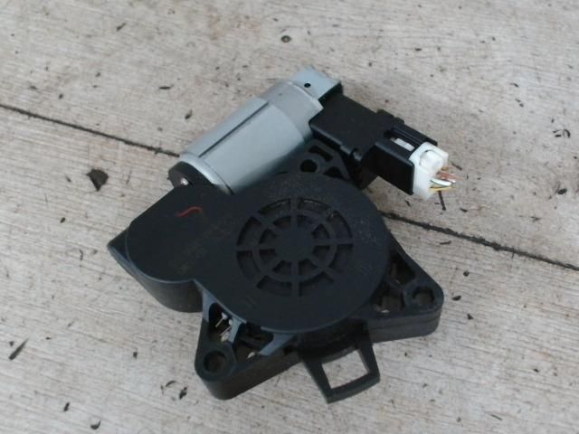 bontott MAZDA 3 Jobb első Ablakemelő Motor