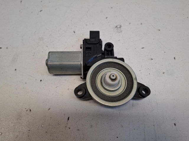 bontott MAZDA 3 Jobb első Ablakemelő Motor