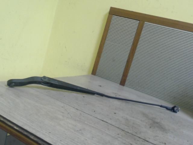 bontott MAZDA 3 Jobb első Ablaktörlő Kar