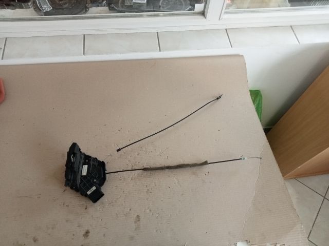 bontott MAZDA 3 Jobb első Ajtózár