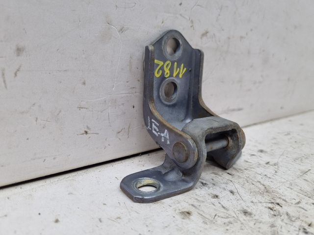 bontott MAZDA 3 Jobb első Alsó Zsanér