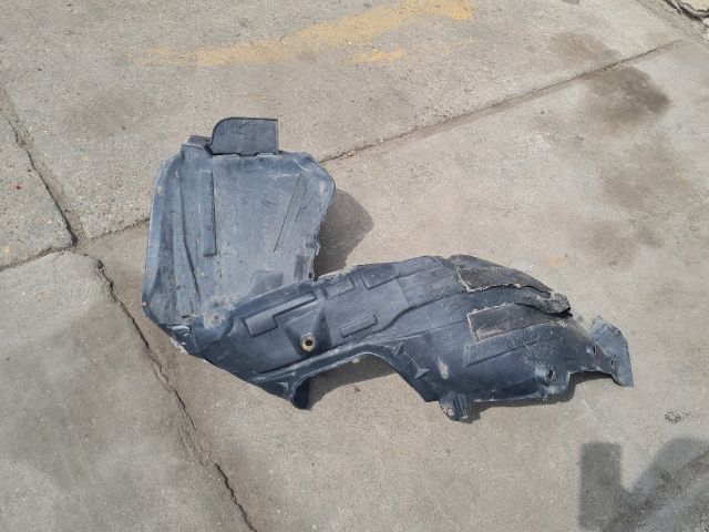 bontott MAZDA 3 Jobb első Dobbetét (Kerékjárati, Műanyag)