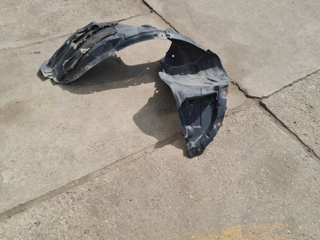 bontott MAZDA 3 Jobb első Dobbetét (Kerékjárati, Műanyag)