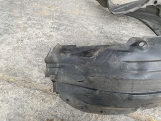 bontott MAZDA 3 Jobb első Első Dobbetét (Kerékjárati, Műanyag)