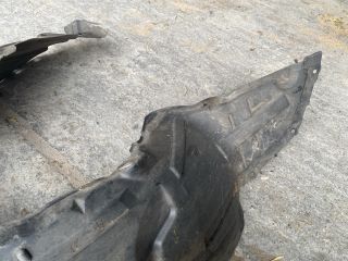 bontott MAZDA 3 Jobb első Első Dobbetét (Kerékjárati, Műanyag)