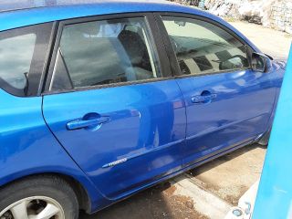 bontott MAZDA 3 Jobb első Gumikéder