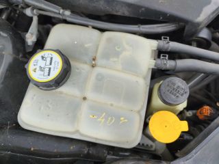 bontott MAZDA 3 Jobb első Gumikéder