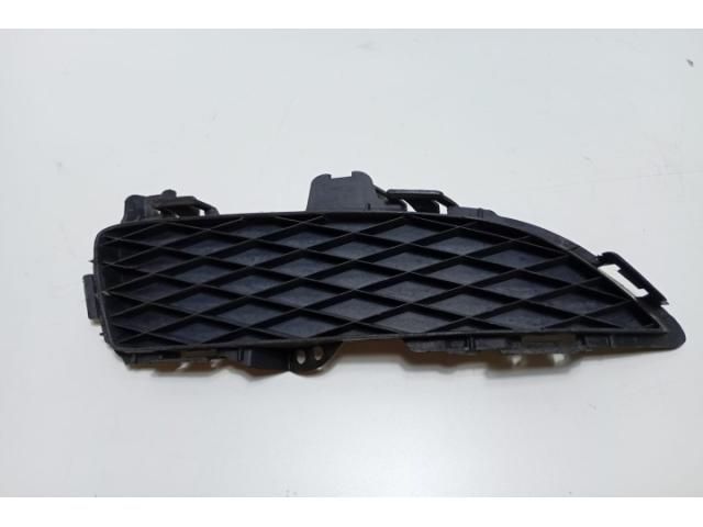 bontott MAZDA 3 Jobb első Lökhárító Díszléc