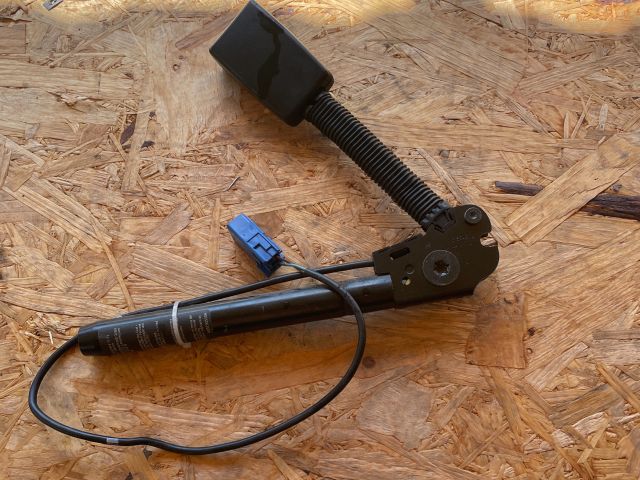 bontott MAZDA 3 Jobb első Övfeszítő