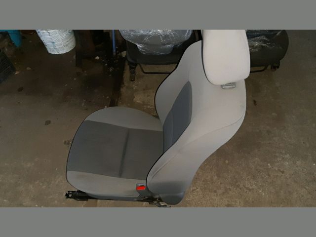 bontott MAZDA 3 Jobb első Ülés