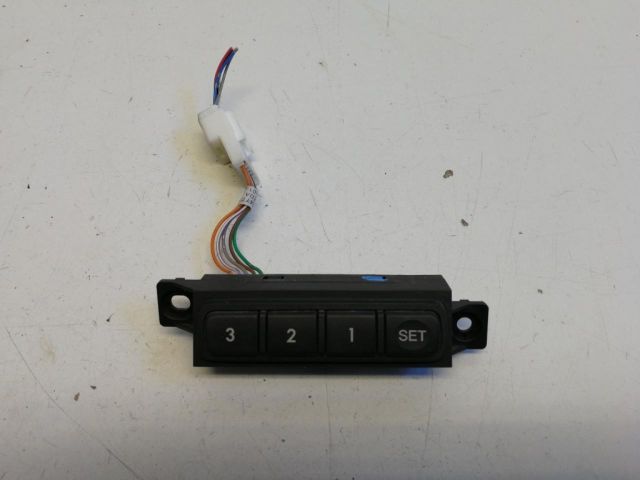 bontott MAZDA 3 Jobb első Ülésállító Kapcsoló