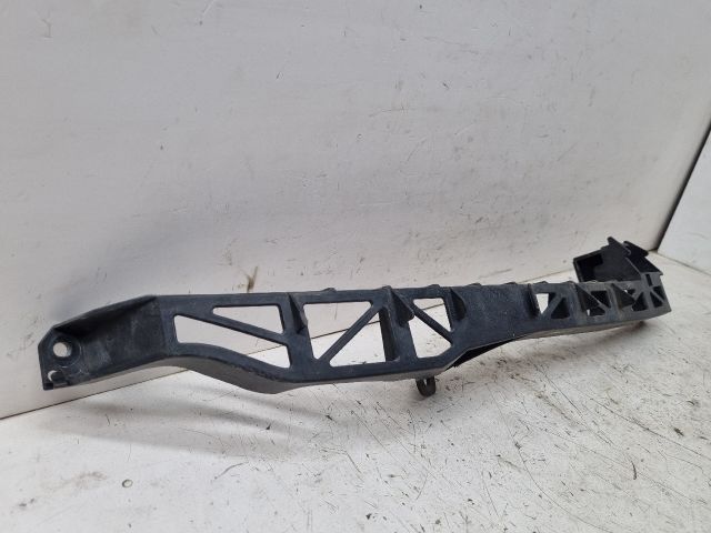 bontott MAZDA 3 Jobb Fényszóró Tartó