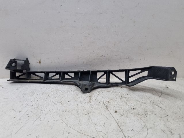 bontott MAZDA 3 Jobb Fényszóró Tartó