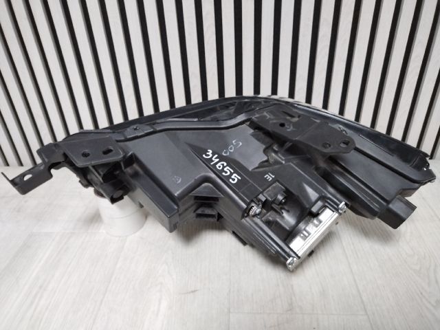 bontott MAZDA 3 Jobb Fényszóró