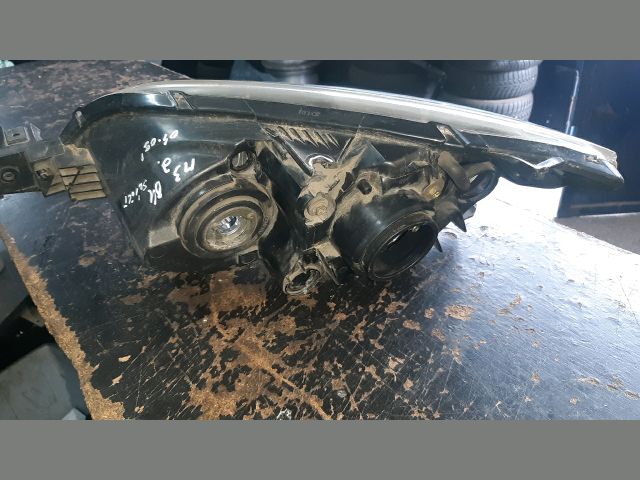 bontott MAZDA 3 Jobb Fényszóró