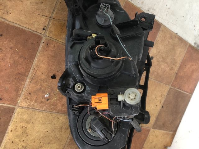 bontott MAZDA 3 Jobb Fényszóró