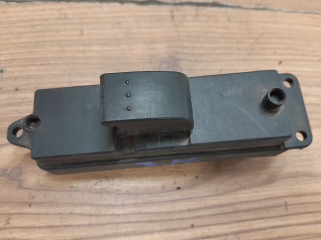 bontott MAZDA 3 Jobb hátsó Ablakemelő Kapcsoló