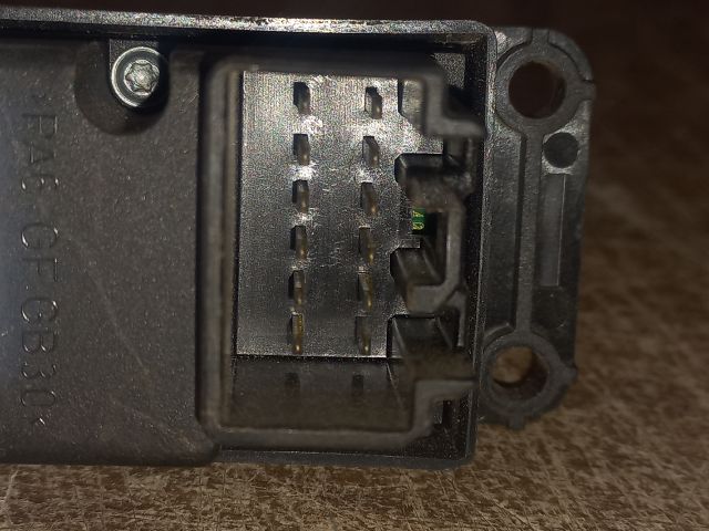 bontott MAZDA 3 Jobb hátsó Ablakemelő Kapcsoló