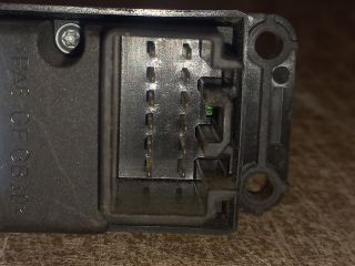 bontott MAZDA 3 Jobb hátsó Ablakemelő Kapcsoló