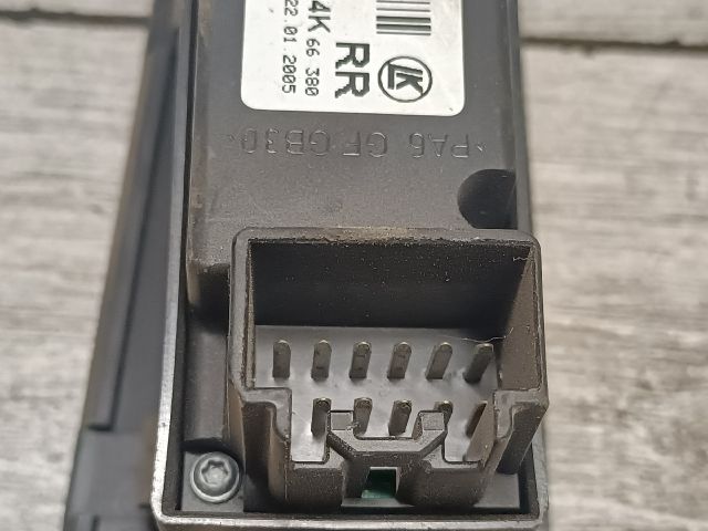 bontott MAZDA 3 Jobb hátsó Ablakemelő Kapcsoló