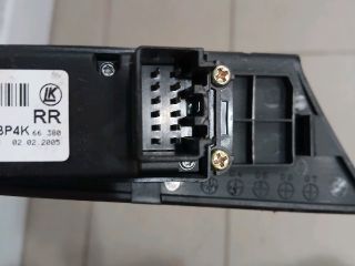 bontott MAZDA 3 Jobb hátsó Ablakemelő Kapcsoló