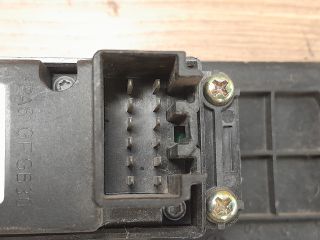 bontott MAZDA 3 Jobb hátsó Ablakemelő Kapcsoló