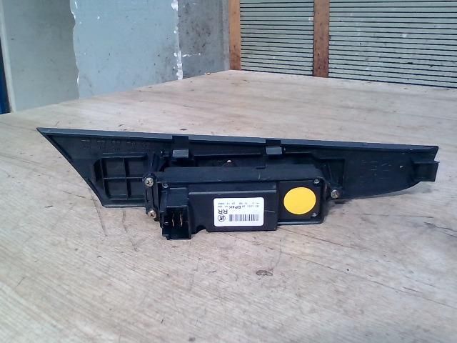 bontott MAZDA 3 Jobb hátsó Ablakemelő Kapcsoló