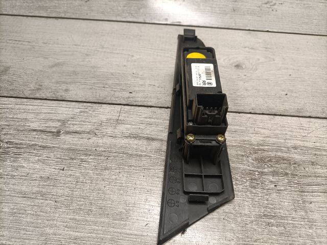 bontott MAZDA 3 Jobb hátsó Ablakemelő Kapcsoló