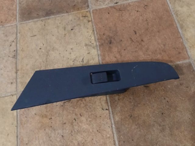 bontott MAZDA 3 Jobb hátsó Ablakemelő Kapcsoló