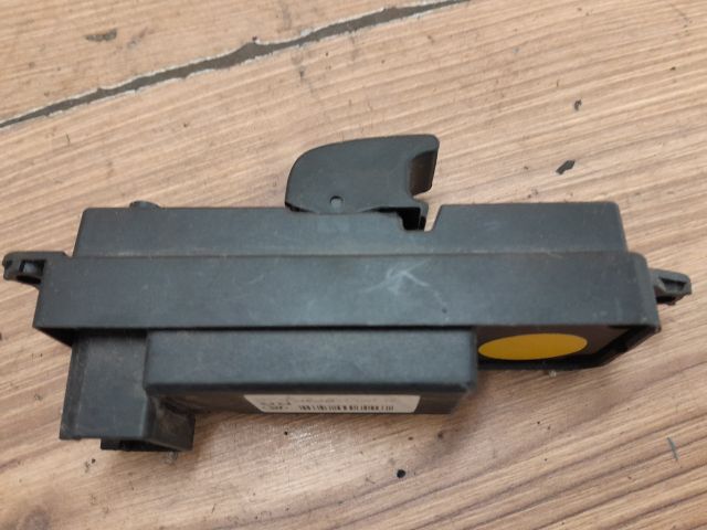 bontott MAZDA 3 Jobb hátsó Ablakemelő Kapcsoló