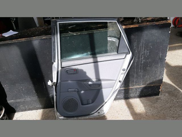 bontott MAZDA 3 Jobb hátsó Ajtó (Részeivel)