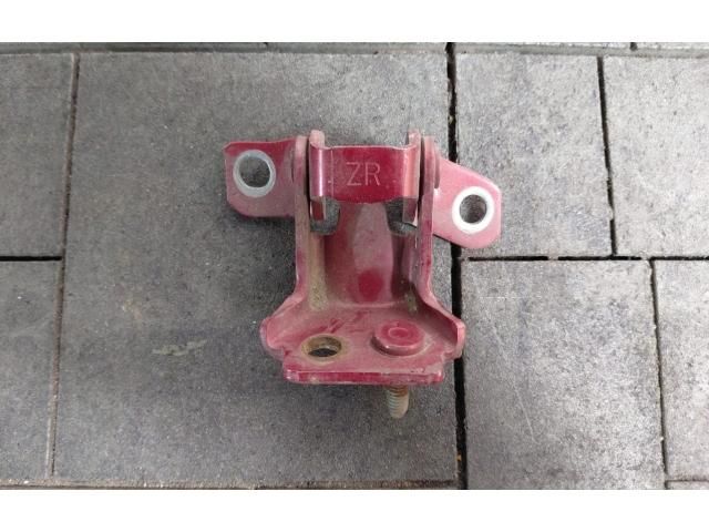 bontott MAZDA 3 Jobb hátsó Alsó Zsanér