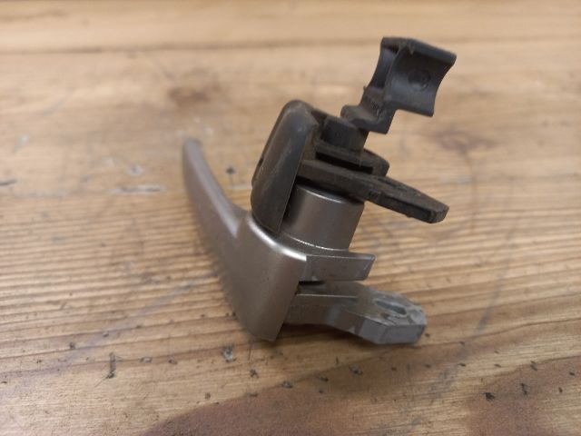 bontott MAZDA 3 Jobb hátsó Belső Kilincs