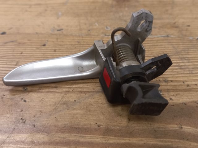 bontott MAZDA 3 Jobb hátsó Belső Kilincs