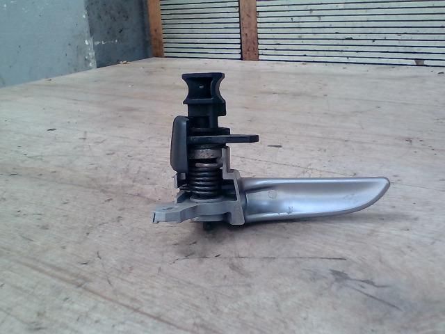 bontott MAZDA 3 Jobb hátsó Belső Kilincs