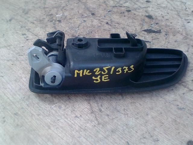 bontott MAZDA 3 Jobb hátsó Belső Kilincs