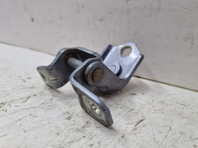 bontott MAZDA 3 Jobb hátsó Felső Zsanér