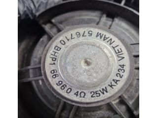 bontott MAZDA 3 Jobb hátsó Hangszóró