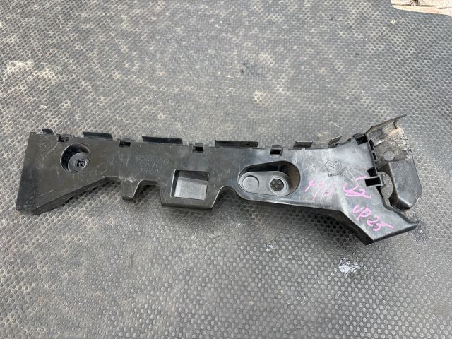 bontott MAZDA 3 Jobb hátsó Oldal Lökhárító Tartó (Műanyag)