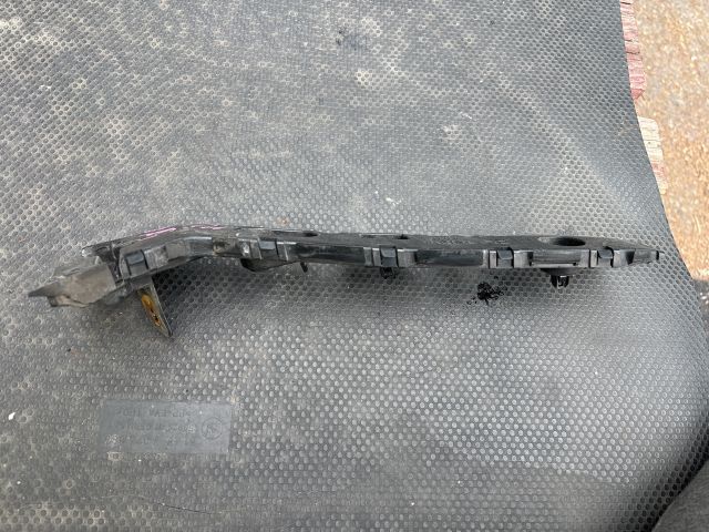 bontott MAZDA 3 Jobb hátsó Oldal Lökhárító Tartó (Műanyag)