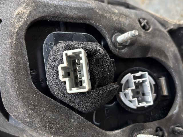 bontott MAZDA 3 Jobb Külső Hátsó Lámpa