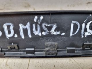 bontott MAZDA 3 Jobb Műszerfal Díszléc