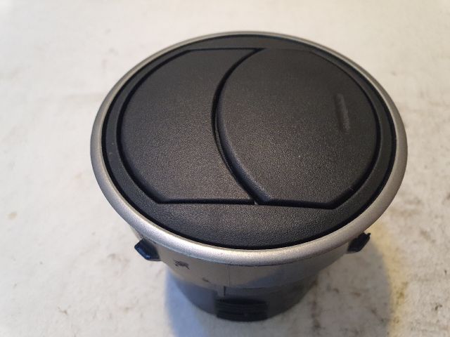 bontott MAZDA 3 Jobb Szellőző