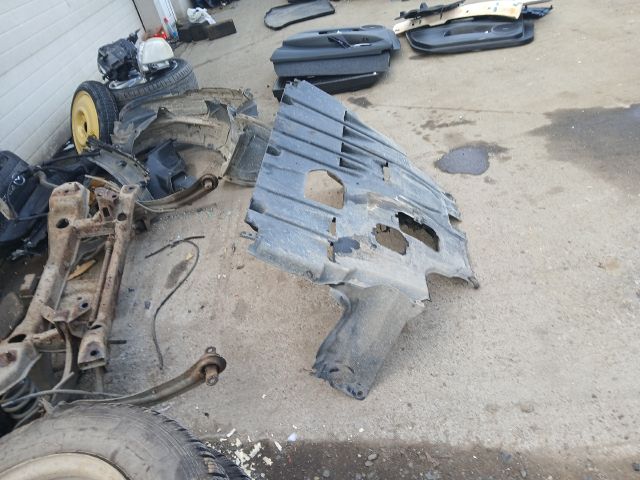 bontott MAZDA 3 Kartervédő