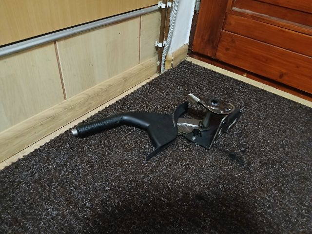 bontott MAZDA 3 Kézifék Kar