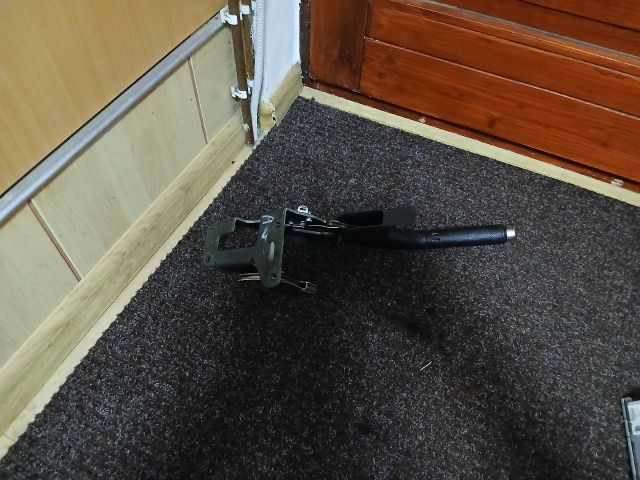 bontott MAZDA 3 Kézifék Kar