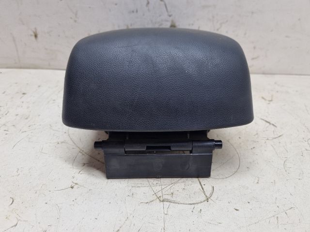 bontott MAZDA 3 Könyöklő