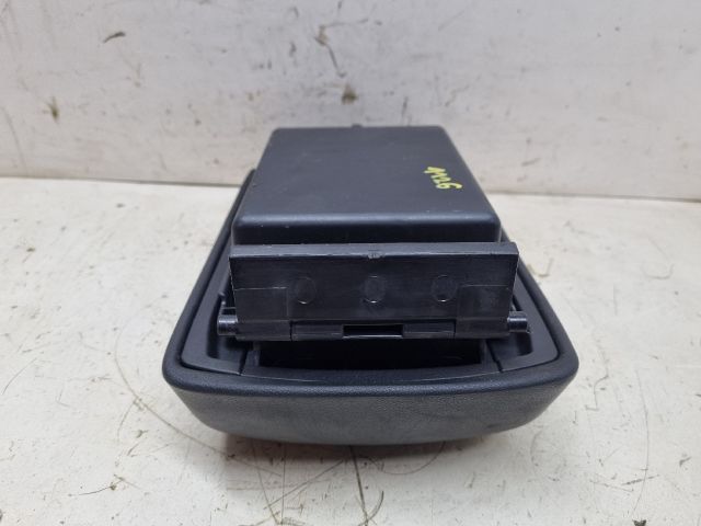 bontott MAZDA 3 Könyöklő